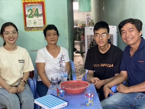Suất học bổng ân tình thay đổi cuộc đời cô nữ sinh nay là kỹ sư môi trường - Ảnh 1. Tấm vé Tiếp sức đến trường đưa em vào giảng đường đổi thay số phận - Ảnh 1.