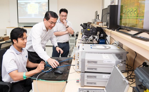 Đưa Việt Nam thành trung tâm công nghiệp bán dẫn - Ảnh 3. Đưa Việt Nam thành trung tâm công nghiệp bán dẫn - Ảnh 3.