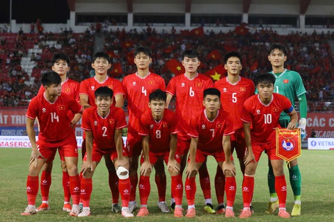 U20 Việt Nam mất vé dự vòng chung kết U20 châu Á 2025 - Ảnh 1. U20 Việt Nam mất vé dự vòng chung kết U20 châu Á 2025 - Ảnh 1.