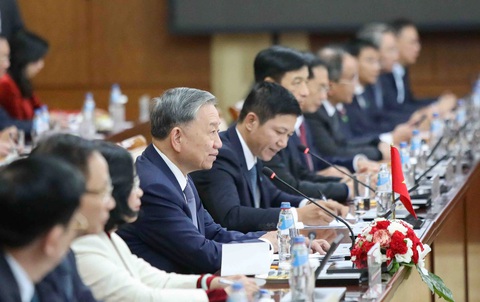 Tổng Bí thư, Chủ tịch nước Tô Lâm hội đàm với Tổng thống Mông Cổ - Ảnh 2. Tổng Bí thư, Chủ tịch nước Tô Lâm hội đàm với Tổng thống Mông Cổ - Ảnh 3.
