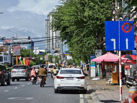 Đi ngược chiều, chen làn rẽ phải, chạy xe kiểu 'bất chấp' ở Cần Thơ - Ảnh 5.