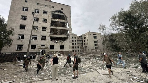 Binh sĩ Ukraine mô tả khoảnh khắc tên lửa Nga đánh trúng học viện quân sự - Ảnh 1. Binh sĩ Ukraine mô tả khoảnh khắc tên lửa Nga đánh trúng học viện quân sự - Ảnh 1.