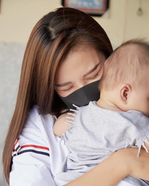 H'Hen Niê, Ngọc Châu, Kim Duyên lên án việc bạo hành trẻ em ở mái ấm Hoa Hồng - Ảnh 2. H'Hen Niê, Ngọc Châu, Kim Duyên lên án việc bạo hành trẻ em ở mái ấm Hoa Hồng - Ảnh 2.