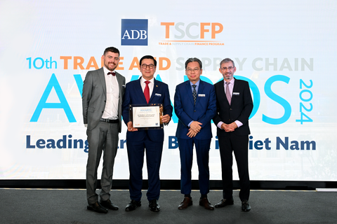 ADB vinh danh HDBank là ‘Ngân hàng đối tác hàng đầu tại Việt Nam’ - Ảnh 1.