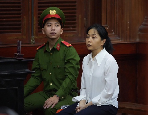Đề nghị giảm nhẹ hình phạt 6-9 tháng tù cho bà Trần Uyên Phương - Ảnh 1. Đề nghị giảm nhẹ hình phạt 6-9 tháng tù cho bà Trần Uyên Phương - Ảnh 1.