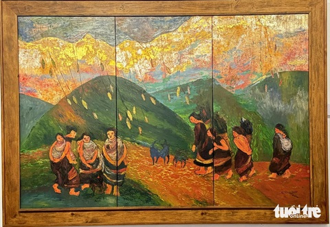 Nữ họa sĩ xứ Huế Hồ Thị Xuân Thu 'say' chuyện làng Tây Nguyên - Ảnh 10. Nữ họa sĩ xứ Huế Hồ Thị Xuân Thu 'say' chuyện làng Tây Nguyên - Ảnh 8.