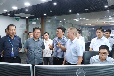 Kiểm tra trung tâm điều độ điện quốc gia, rà soát phương án 'khởi động đen' để ứng phó bão - Ảnh 1.