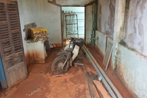 Thời tiết hôm nay 25-12: Bão số 10 suy yếu nhưng gây mưa lớn cho miền Trung - Ảnh 1.