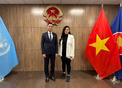 Đại sứ Đặng Hoàng Giang gặp người phụ nữ gốc Việt đầu tiên du hành vũ trụ - Ảnh 1. Đại sứ Đặng Hoàng Giang gặp người phụ nữ gốc Việt đầu tiên du hành vũ trụ - Ảnh 1.