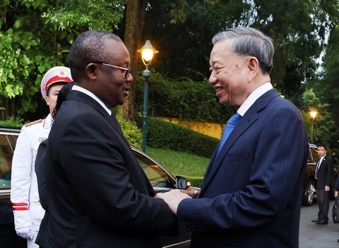 Tổng Bí thư, Chủ tịch nước Tô Lâm chủ trì lễ đón Tổng thống Guinea-Bissau - Ảnh 1. Tổng Bí thư, Chủ tịch nước Tô Lâm chủ trì lễ đón Tổng thống Guinea-Bissau - Ảnh 1.