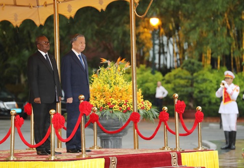 Tổng Bí thư, Chủ tịch nước Tô Lâm chủ trì lễ đón Tổng thống Guinea-Bissau - Ảnh 4. Tổng Bí thư, Chủ tịch nước Tô Lâm chủ trì lễ đón Tổng thống Guinea-Bissau - Ảnh 4.