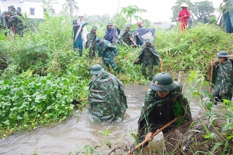 Người dân Hạ Long không thể ra đường vì gió bão quá mạnh - Ảnh 7. 4 người chết, 78 người bị thương do bão số 3 - Ảnh 15.