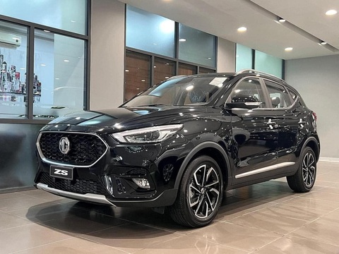 Tin tức giá xe: MG ZS giảm cả trăm triệu tại đại lý, giá thực tế nay ngang Toyota Raize - Ảnh 1.