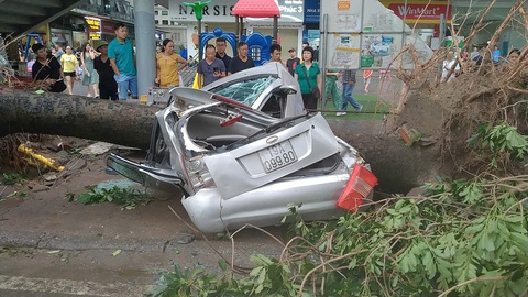 Yêu cầu doanh nghiệp bảo hiểm tạm ứng bồi thường thiệt hại cho người dân bị ảnh hưởng bão số 3 - Ảnh 1.