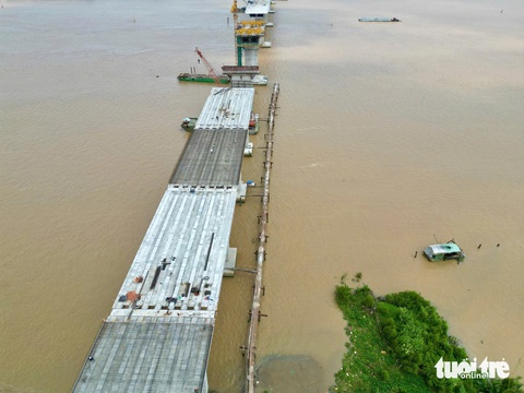 Cầu Nhơn Trạch vượt tiến độ, từ 12-9 sẽ hợp long hai nhịp cao nhất giữa sông - Ảnh 1.