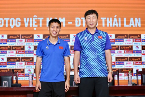 HLV Kim Sang Sik muốn thắng Thái Lan - Ảnh 1. HLV Kim Sang Sik muốn thắng Thái Lan - Ảnh 1.