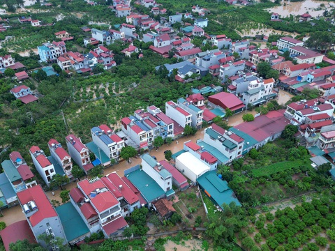 Thủ phủ vải thiều Bắc Giang ngập trong biển nước - Ảnh 1. Thủ phủ vải thiều Bắc Giang ngập trong biển nước - Ảnh 1.