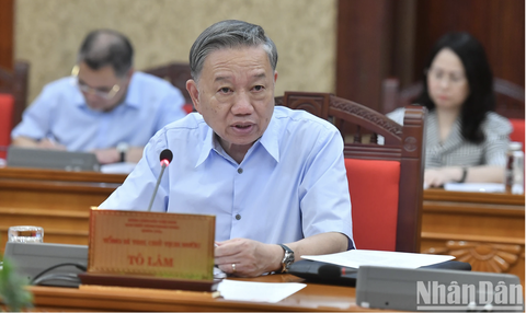 Tổng Bí thư, Chủ tịch nước Tô Lâm chủ trì họp Bộ Chính trị chỉ đạo khắc phục bão số 3 - Ảnh 1.