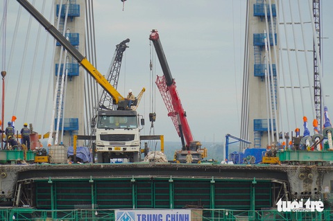 500 công nhân thi công cầu Rạch Miễu 2 trong ngày đầu năm 2025 - Ảnh 7.
