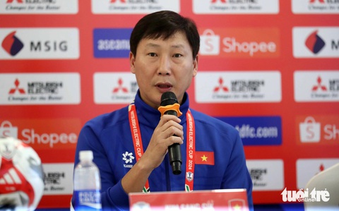 HLV Kim Sang Sik: Một là vô địch, hai là vô địch, ba là vô địch! - Ảnh 1.