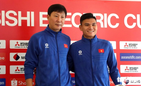 HLV Kim Sang Sik: Một là vô địch, hai là vô địch, ba là vô địch! - Ảnh 2.