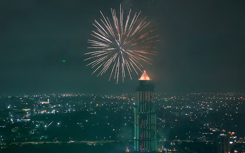 Pháo hoa rực sáng nhiều nơi, thế giới đón chào năm mới 2025 - Ảnh 8. Pháo hoa rực sáng nhiều nơi, thế giới đón chào năm mới 2025 - Ảnh 8.
