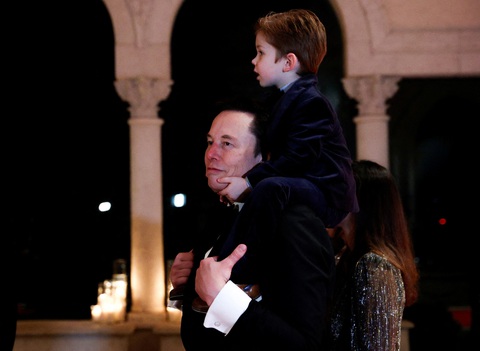 Tỉ phú Elon Musk chuyển nhà, sang làm hàng xóm ông Trump - Ảnh 1. Tỉ phú Elon Musk chuyển đến khu nghỉ dưỡng Mar-a-Lago làm hàng xóm ông Trump - Ảnh 1.