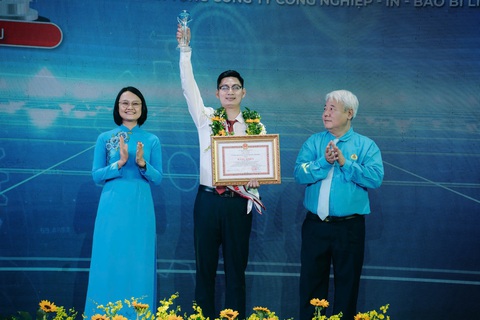 Tuyên dương 14 'Công dân trẻ tiêu biểu TP.HCM' 2024 - Ảnh 7. Tuyên dương 14 công dân trẻ tiêu biểu TP.HCM 2024 - Ảnh 7.