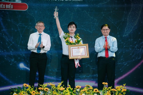 Tuyên dương 14 'Công dân trẻ tiêu biểu TP.HCM' 2024 - Ảnh 15. Tuyên dương 14 công dân trẻ tiêu biểu TP.HCM 2024 - Ảnh 15.