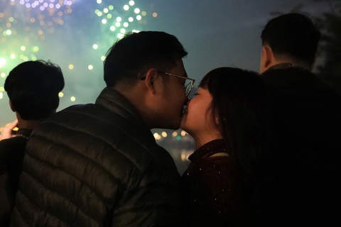 Cả nước đón năm mới 2025: Pháo hoa rền vang khắp chốn - Ảnh 37.