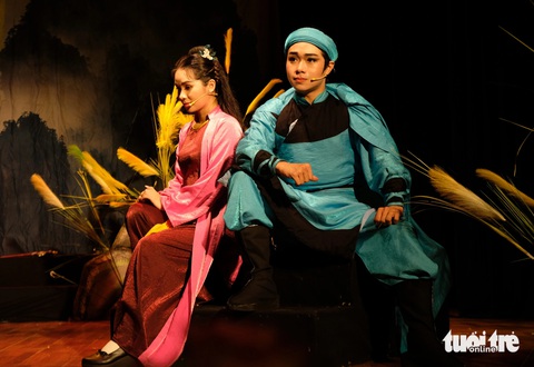 ‘Đôi tình nhân sân khấu’ mới Lệ Trinh, Trọng Nhân gây thổn thức trong Bến nước Ngũ Bồ - Ảnh 1. ‘Đôi tình nhân sân khấu’ mới Lệ Trinh, Trọng Nhân gây thổn thức trong Bến nước Ngũ Bồ - Ảnh 1.