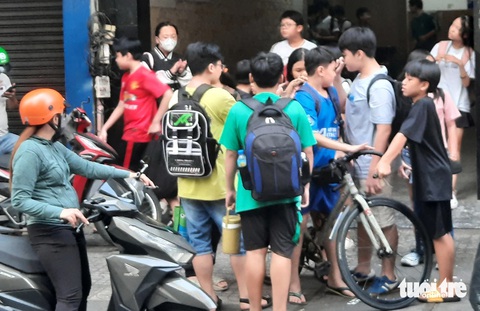 Vụ trưởng Vụ Giáo dục trung học: 'Có tình trạng không muốn vẫn phải học thêm' - Ảnh 1. Vụ trưởng Vụ Giáo dục trung học: 'Có tình trạng không muốn vẫn phải học thêm' - Ảnh 1.