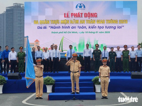 Tai nạn giao thông ở TP.HCM giảm rất sâu, ý thức người dân cải thiện - Ảnh 2.