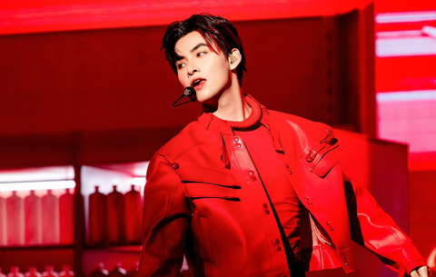 Công tử Bạc Liêu thua lỗ; Hùng Huỳnh có động thái mới sau ồn ào đạo nhái Jungkook BTS - Ảnh 3. Công tử Bạc Liêu thua lỗ; Paris Hilton đau xót khi thấy nhà bị cháy qua sóng truyền hình - Ảnh 2.