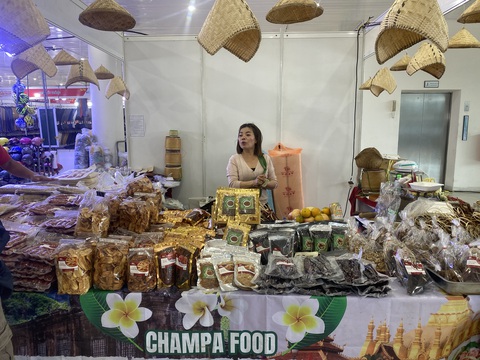 Lục xỉn ngua, lục xỉn mỗ là món gì mà người Lào treo từng xâu lủng lẳng ở chợ Tết Đà Nẵng? - Ảnh 3.
