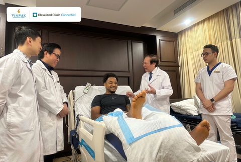 Nguyễn Xuân Son tập đi, quyết tâm trở lại với phong độ đỉnh cao - Ảnh 4. Nguyễn Xuân Son tập đi, quyết tâm trở lại với phong độ đỉnh cao - Ảnh 2.