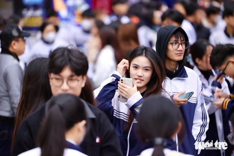 Mở màn Chương trình tư vấn tuyển sinh - hướng nghiệp: 2 ngày cuối tuần, 7 chương trình - Ảnh 1. Sáng nay tư vấn tuyển sinh hướng nghiệp tại Buôn Ma Thuột, TP Vinh, TP Huế - Ảnh 2.