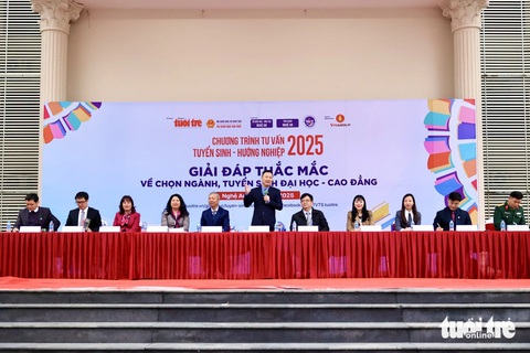 Sáng nay tư vấn tuyển sinh hướng nghiệp tại Buôn Ma Thuột, TP Vinh, TP Huế - Ảnh 5. Sáng nay tư vấn tuyển sinh hướng nghiệp tại Buôn Ma Thuột, TP Vinh, TP Huế - Ảnh 5.