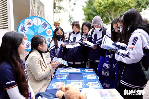 Mở màn Chương trình tư vấn tuyển sinh - hướng nghiệp: 2 ngày cuối tuần, 7 chương trình - Ảnh 8. Sáng nay tư vấn tuyển sinh hướng nghiệp tại Buôn Ma Thuột, TP Vinh, TP Huế - Ảnh 10.