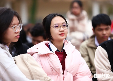 Gen Z háo hức đi tư vấn tuyển sinh hướng nghiệp tại Buôn Ma Thuột, TP Vinh, TP Huế - Ảnh 3. Gen Z háo hức đi tư vấn tuyển sinh hướng nghiệp tại Buôn Ma Thuột, TP Vinh, TP Huế - Ảnh 3.