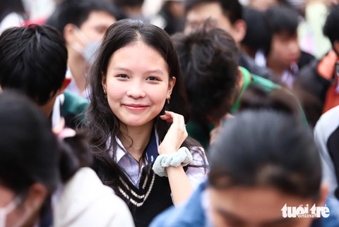 Gen Z háo hức đi tư vấn tuyển sinh hướng nghiệp tại Buôn Ma Thuột, TP Vinh, TP Huế - Ảnh 5. Gen Z háo hức đi tư vấn tuyển sinh hướng nghiệp tại Buôn Ma Thuột, TP Vinh, TP Huế - Ảnh 7.