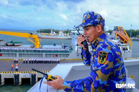 Những chuyến hàng Tết gửi mùa xuân từ đất liền đã đến Trường Sa - Ảnh 10. Những chuyến hàng Tết gửi mùa xuân từ đất liền đã đến Trường Sa - Ảnh 10.