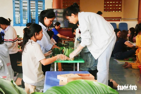 Gói 1.000 bánh chưng Tết tặng trẻ em nghèo Khánh Hòa - Ảnh 3. Gói 1.000 bánh chưng Tết tặng trẻ em nghèo - Ảnh 3.