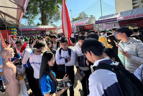 THANH HÓA - Ảnh 13. Tỉ lệ đậu tốt nghiệp THPT và đại học quá cao, khó tìm việc? - Ảnh 13.