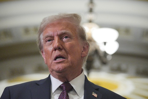 Ông Trump nói giới chức California
