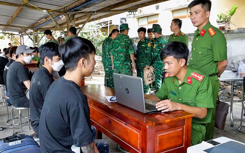 Công an TP.HCM cảnh báo thủ đoạn lừa người Việt sang Campuchia làm ‘việc nhẹ lương cao’ - Ảnh 1.