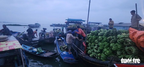 Trăm năm lênh đênh chợ nổi miền Tây - Kỳ 1: Bao chợ nổi đã 'chìm' rồi - Ảnh 6. Trăm năm lênh đênh chợ nổi miền Tây - Kỳ 1: Bao chợ nổi đã 'chìm' rồi - Ảnh 3.