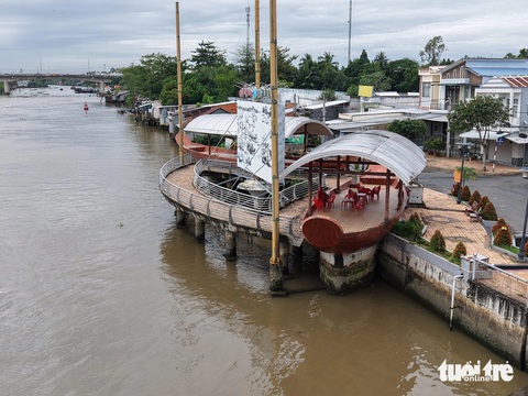Trăm năm lênh đênh chợ nổi miền Tây - Kỳ 1: Bao chợ nổi đã 'chìm' rồi - Ảnh 8. Trăm năm lênh đênh chợ nổi miền Tây - Kỳ 1: Bao chợ nổi đã 'chìm' rồi - Ảnh 5.