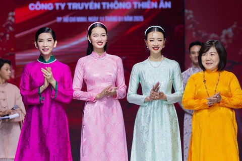 Trần Ngọc Vàng quyết 'cưa đổ' Kaity Nguyễn; Vương Tinh thấy yêu cuộc sống sau khi bị bắt cóc - Ảnh 7. Trần Ngọc Vàng quyết 'cưa đổ' Kaity Nguyễn; Vương Tinh thấy yêu cuộc sống sau khi bị bắt cóc - Ảnh 7.