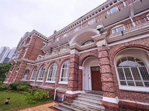 KIẾN TRÚC HoNG KoNG:SỰ GIAO THOA GIỮA CỔ ĐIỂN VÀ HIỆN ĐẠI - Ảnh 2. Đến Hong Kong đắm chìm trong kiến trúc giao thoa cổ điển và hiện đại - Ảnh 2.
